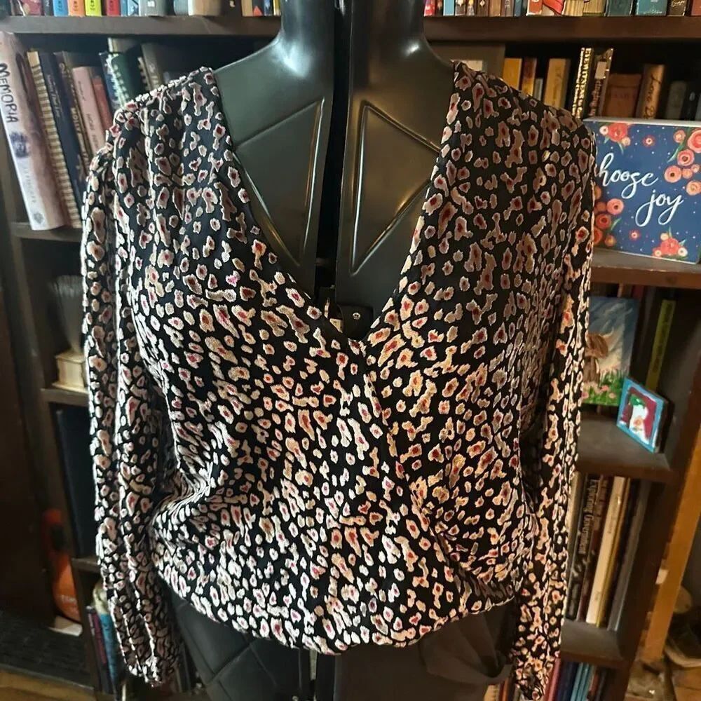 White House Black Market velvet floral M elegant v-neck blouse